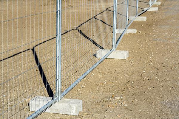 Fence Rental Glen Cove workers